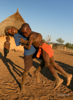 Dziecięce zapasy, Namibia