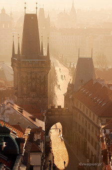 Most Karola o wschodzie słońca, Praga