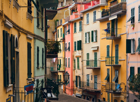 Cinque Terre: wąskie, kolorowe uliczki