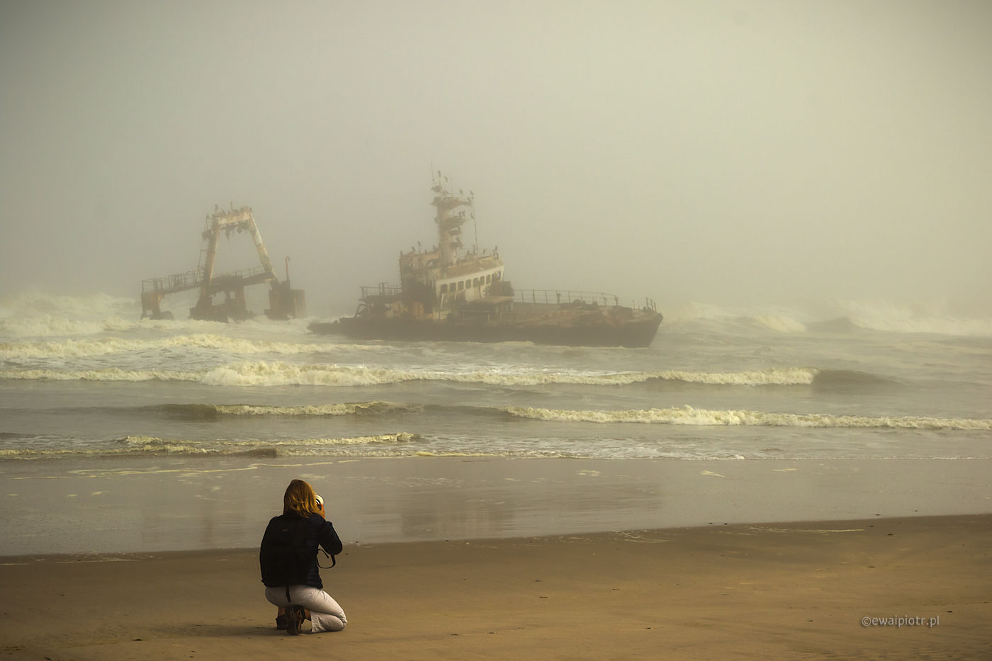 Fotograf i zatopiony statek, Namibia, co to jest fotowyprawa
