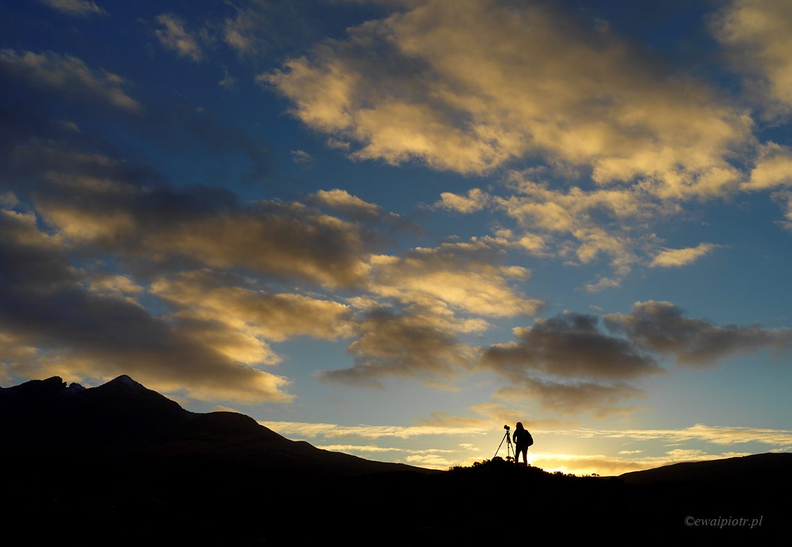 Fotograf o zachodzie słońca, co to jest fotowyprawa