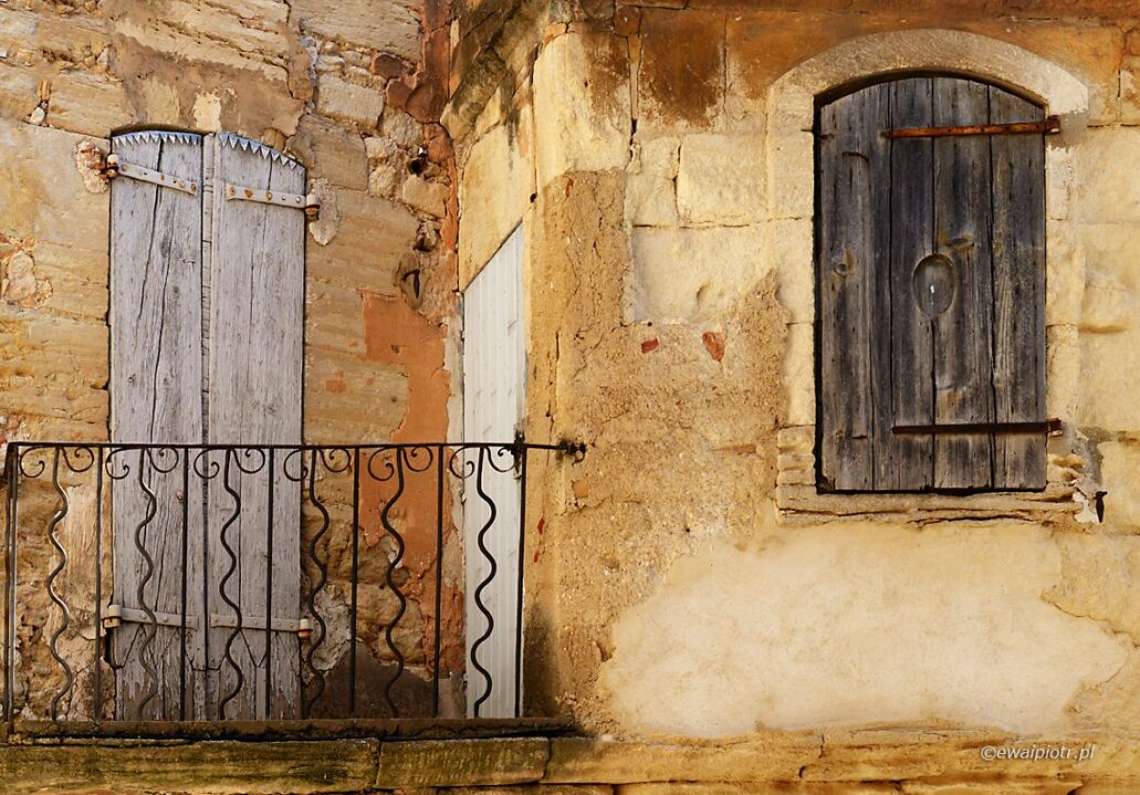 Balkonik w Gordes, Prowansja, warsztaty fotograficzne