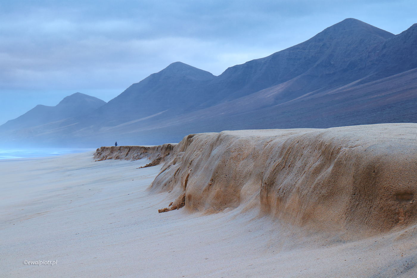 Plaża i góry, Wyspy Kanaryjskie, Fuerteventura, foto wyprawa