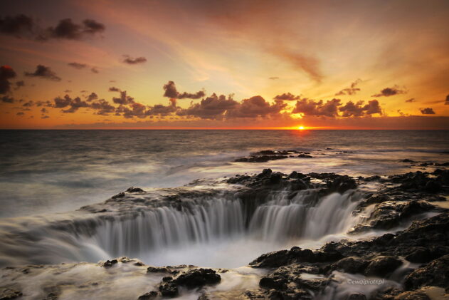 Tu Atlantyk ścieka do studni, Wyspy Kanaryjskie