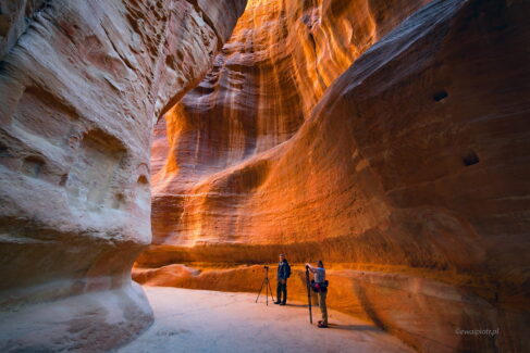 Fotografowie w kanionie Siq, Petra, Jordania, fotowyprawa