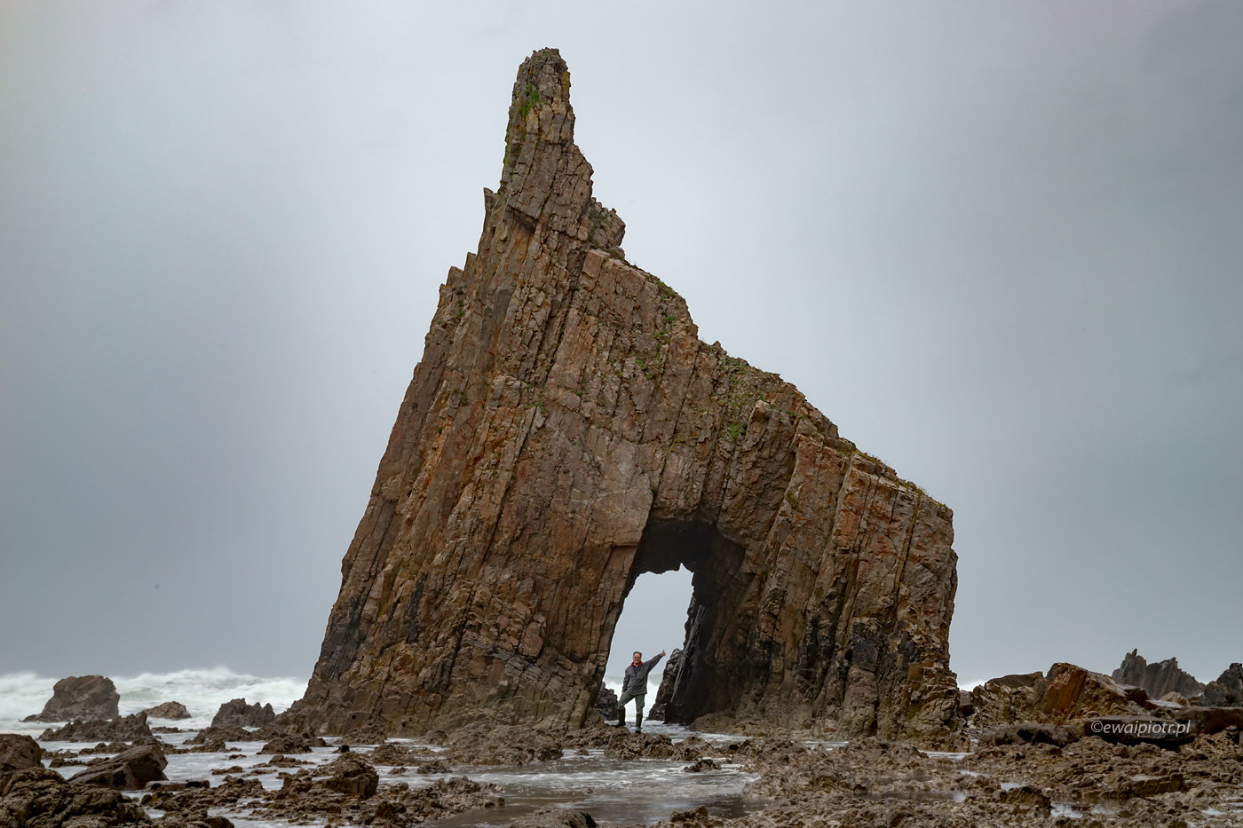 Brama do morza. Biskaje, Hiszpania