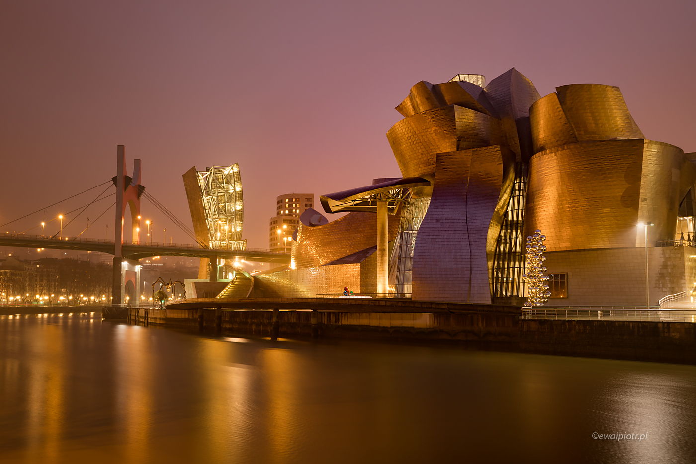 Muzeum Guggenheima o świcie, Bilbao wyjazd fotograficzny