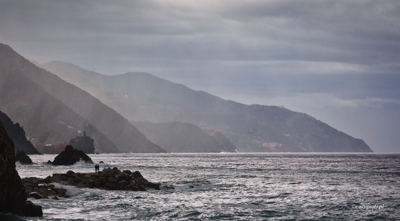 Wybrzeże Cinque Terre, widok z Monterosso w stronę Manaroli, fotowyprawa