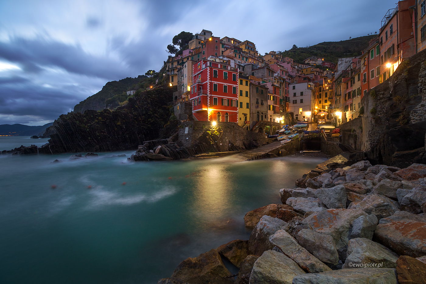 Zmierzch przy Riomaggiore, Cinque Terre, fotowyprawa, fotografia nocna miasta