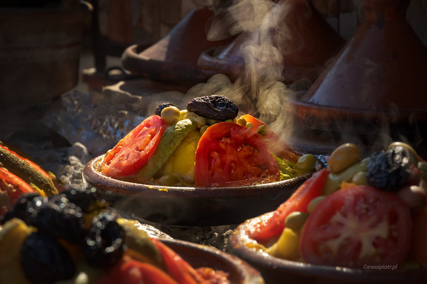 Dymiący tadżin, Maroko, jedzenie uliczne