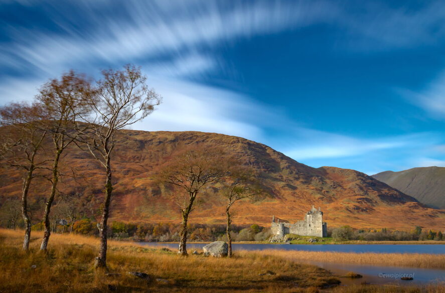zamek Kilchurn i chmury, Szkocja, długie naświetlanie, fotowyprawa