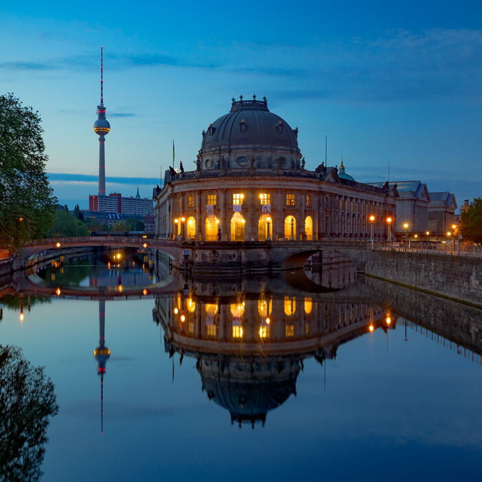 Berlin przed świtem, Bode museum, fotografia nocna, warsztaty fotograficzne