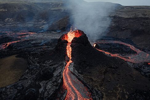 Fagradalsfjall, aktywny wulkan na Islandii, wyprawa na wulkan