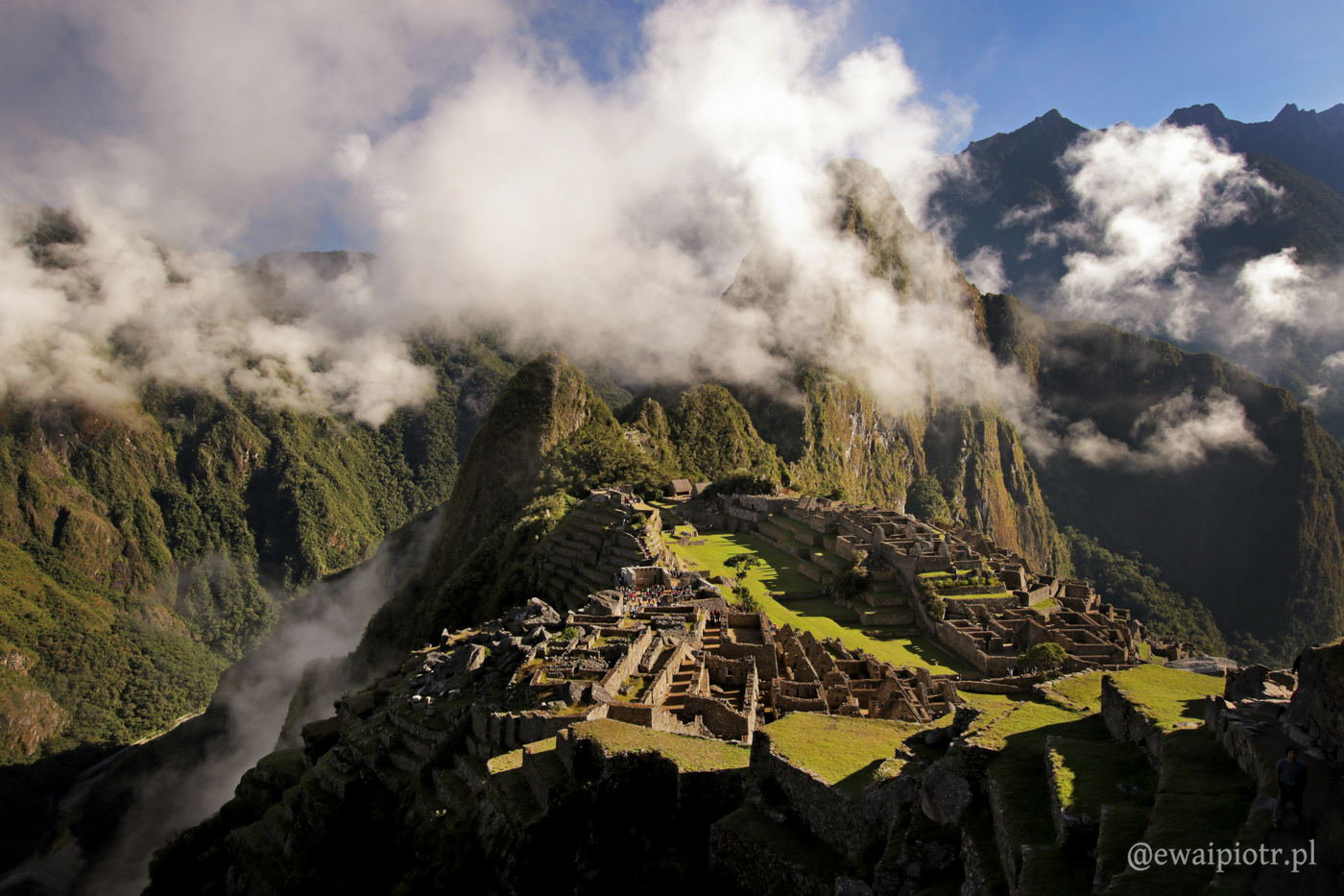 Ruiny Machu Picchu o świcie, Peru, fotowyprawa