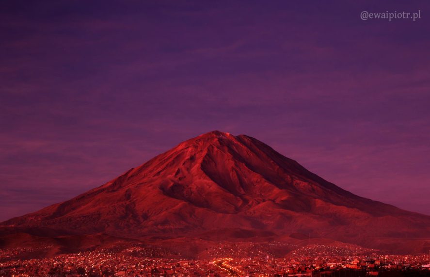 Wulkan El Misti przed wschodem, Peru, fotowyprawa