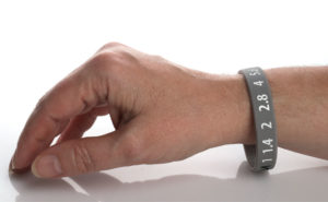 wartości przysłony, bransoletka - pamiętaczka