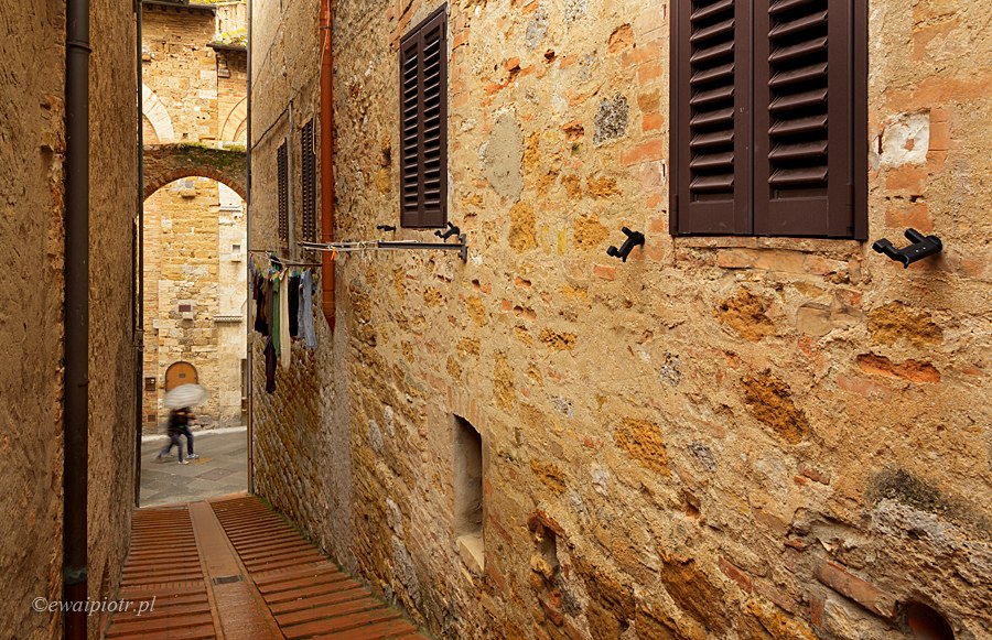 Jak fotografować miasto w deszczu - poradnik fotograficzny