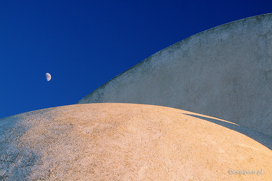 Jak powstaje fotografia - łuk kopuły i Księżyc
