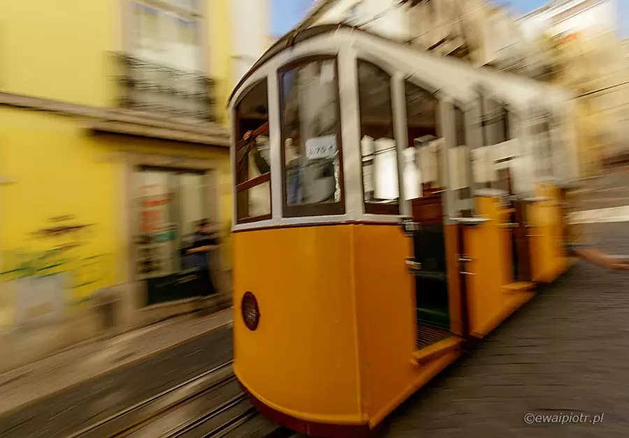 Tramwaj, ruch na zdjęciu, kurs fotografii