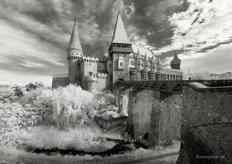 Panorama mozaikowa, zamek Hunedoara w Rumunii, poradnik fotograficzny