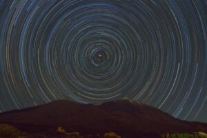 czy astrofotografia to fotomontaż, poradnik, fotografowanie gwiazd, jak robić zdjęcia gwiazd