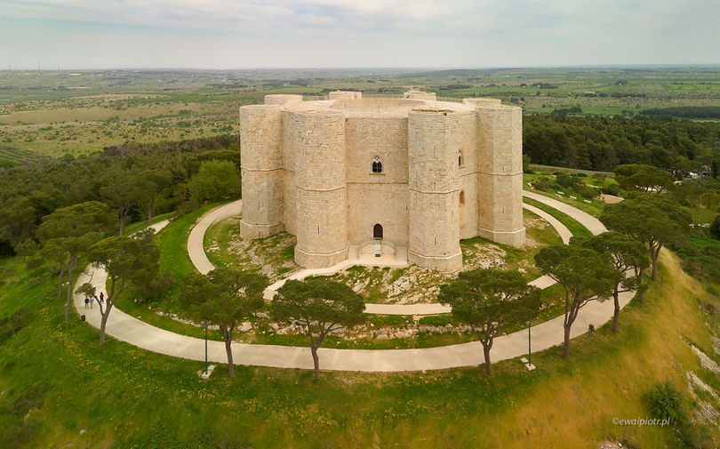 Castel del Monte z normalnej perspektywy, Apulia