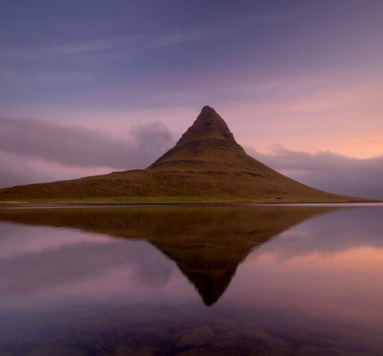 Perspektywa w fotografii krajobrazu, poradnik dla fotografa, góra Kirkjufell na Islandii