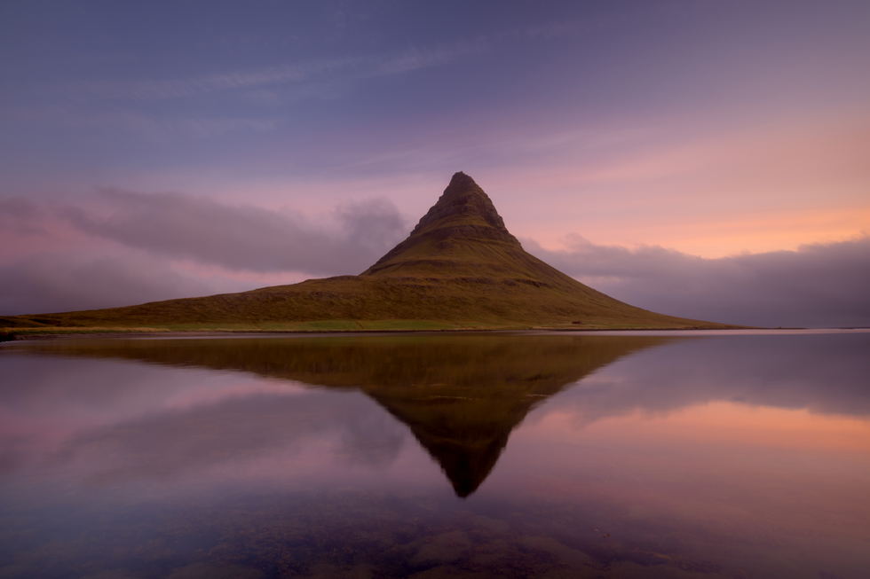 Perspektywa w fotografii krajobrazu, poradnik dla fotografa, góra Kirkjufell na Islandii